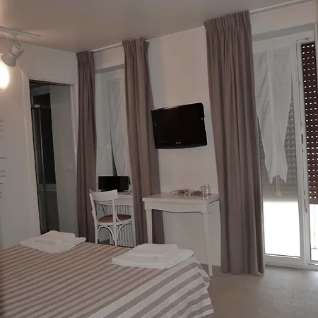 Gasthof Nina Casetta De Trastevere 3*